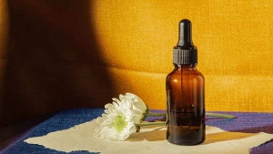Hair Oil vs. Hair Serum: Choosing the Best Treatment for Your Hair Type