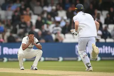Mohammed Siraj contemplates as England dominates at Headingley.