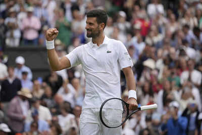 Djokovic celebrates his victory over De Minaur at Wimbledon 2025