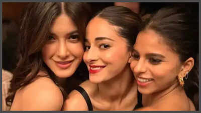 Shanaya Kapoor with her friends Ananya Panday and Suhana Khan
